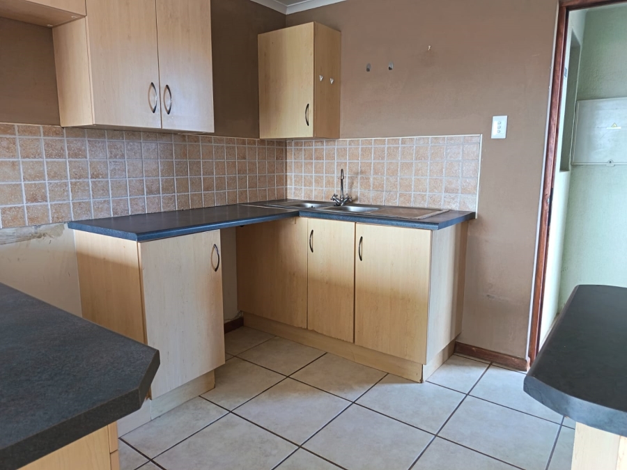 To Let 2 Bedroom Property for Rent in Ferreira Town Eastern Cape